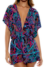 QUE LINDA - Playera V Neck Ruffle Dress • Multicolor