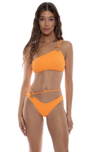 WAVY BABY - Asymmetric Ring Top & Moderate Ring Side Bottom • Florida Citrus