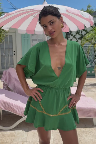LULI CHIC - Luxe Stitch Playera V Neck Ruffle Dress