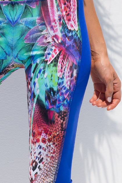 GORGEOUS CHAOS - Lacefront Sports Bra & Mesh Sides Capri Legging • Multicolor