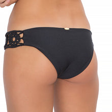 FLORCITAS DE ARENA - Hand Knit Crochet Flower Side Full Bottom