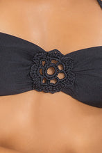 FLORCITAS DE ARENA - Hand Knit Crochet Flower Bandeau & Hand Knit Crochet Flow Tie Side Brazilian • Black
