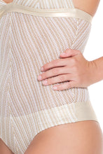 DESERT BABE - Chic Halter 1pc • White