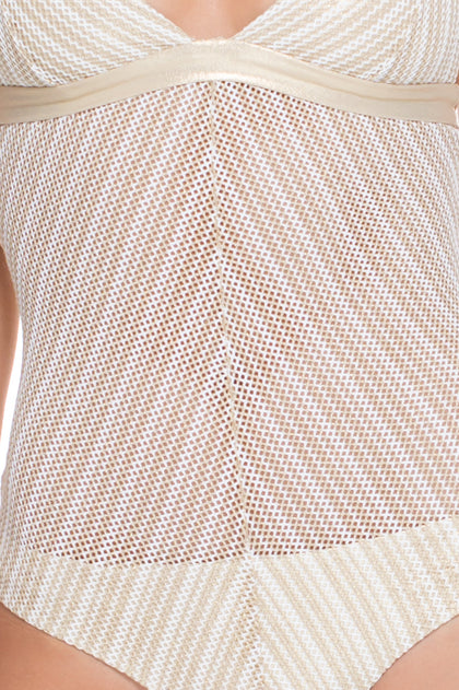 DESERT BABE - Chic Halter 1pc • White