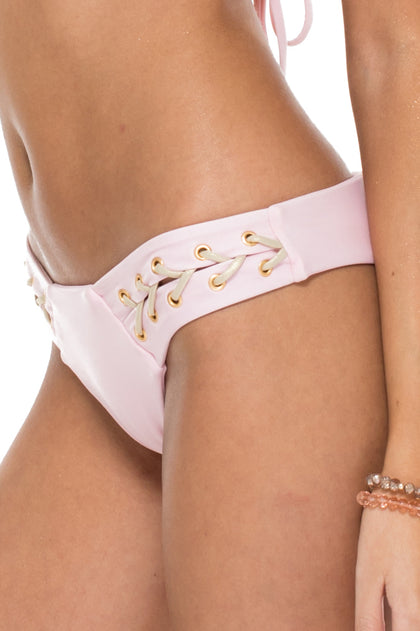 LA CORREDERA - Triangle Top & Brazilian Bottom • Niña